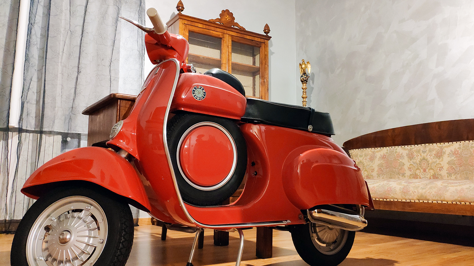 Vespa 902ss